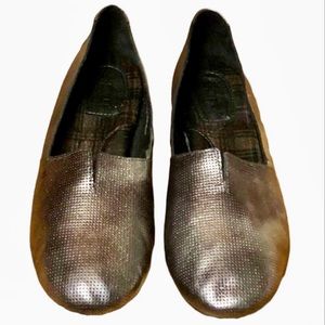 BORN | SEBRA FLATS METALLIC LEATHER SZ 8.5